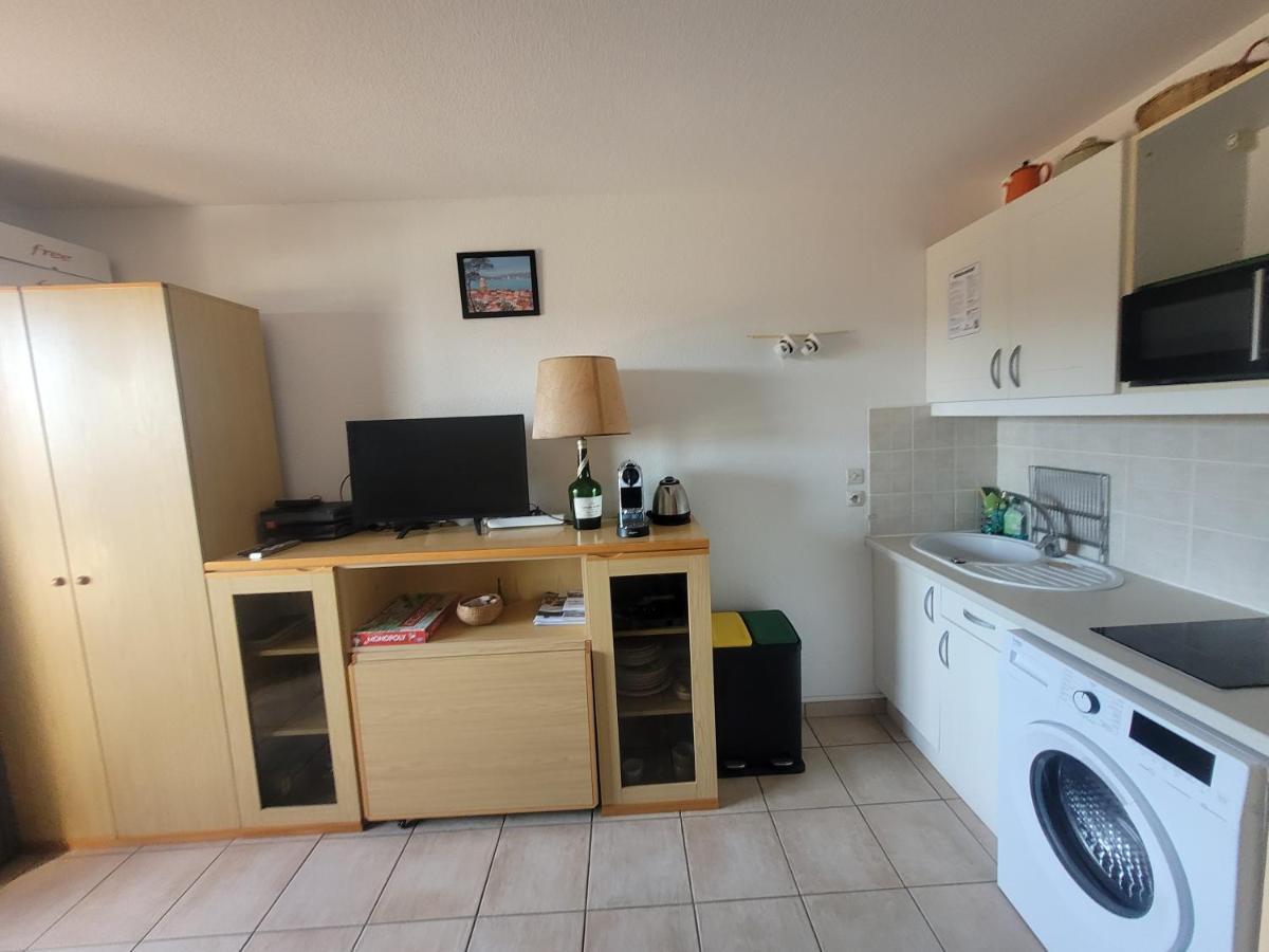Appartement Paisible Avec Vue Panoramique Mer Et Acces Direct Plage Bormes-les-Mimosas Bagian luar foto